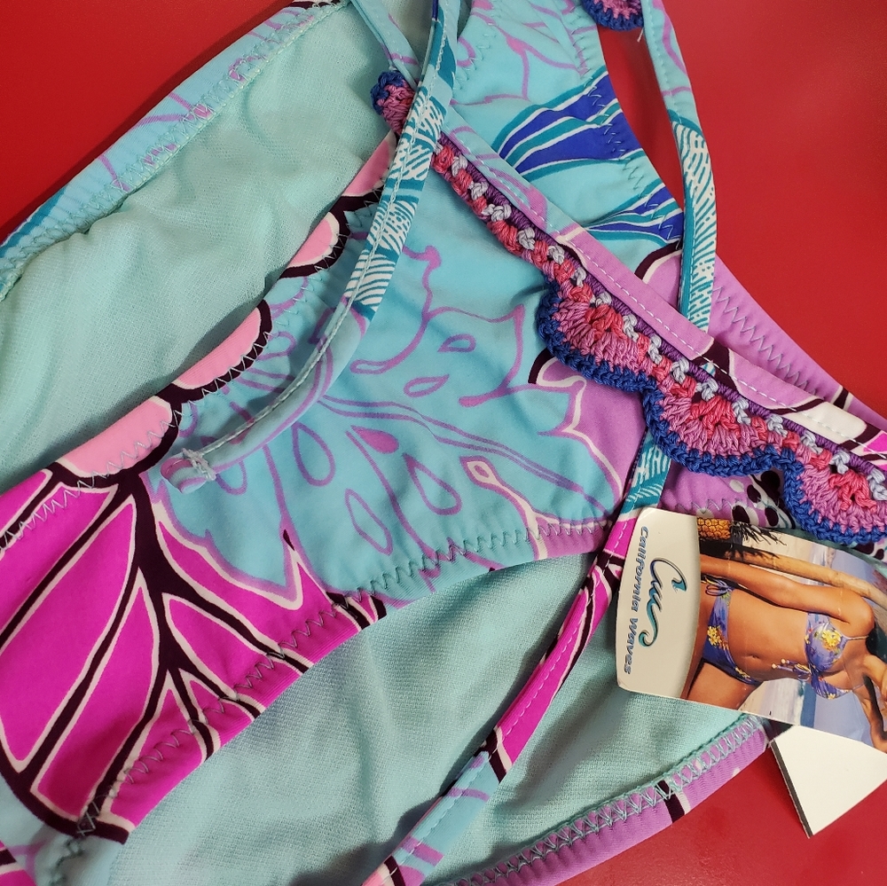 NWT CALIFORNIA WAVES Hawaiian Floral Crochet Tie Bikini Bottom - Small - Picture 2 of 7